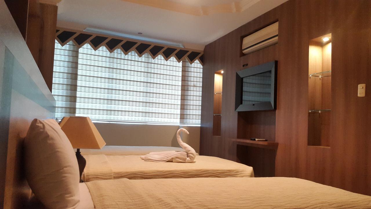 Atlantic Blue Hotel グアヤキル エクステリア 写真