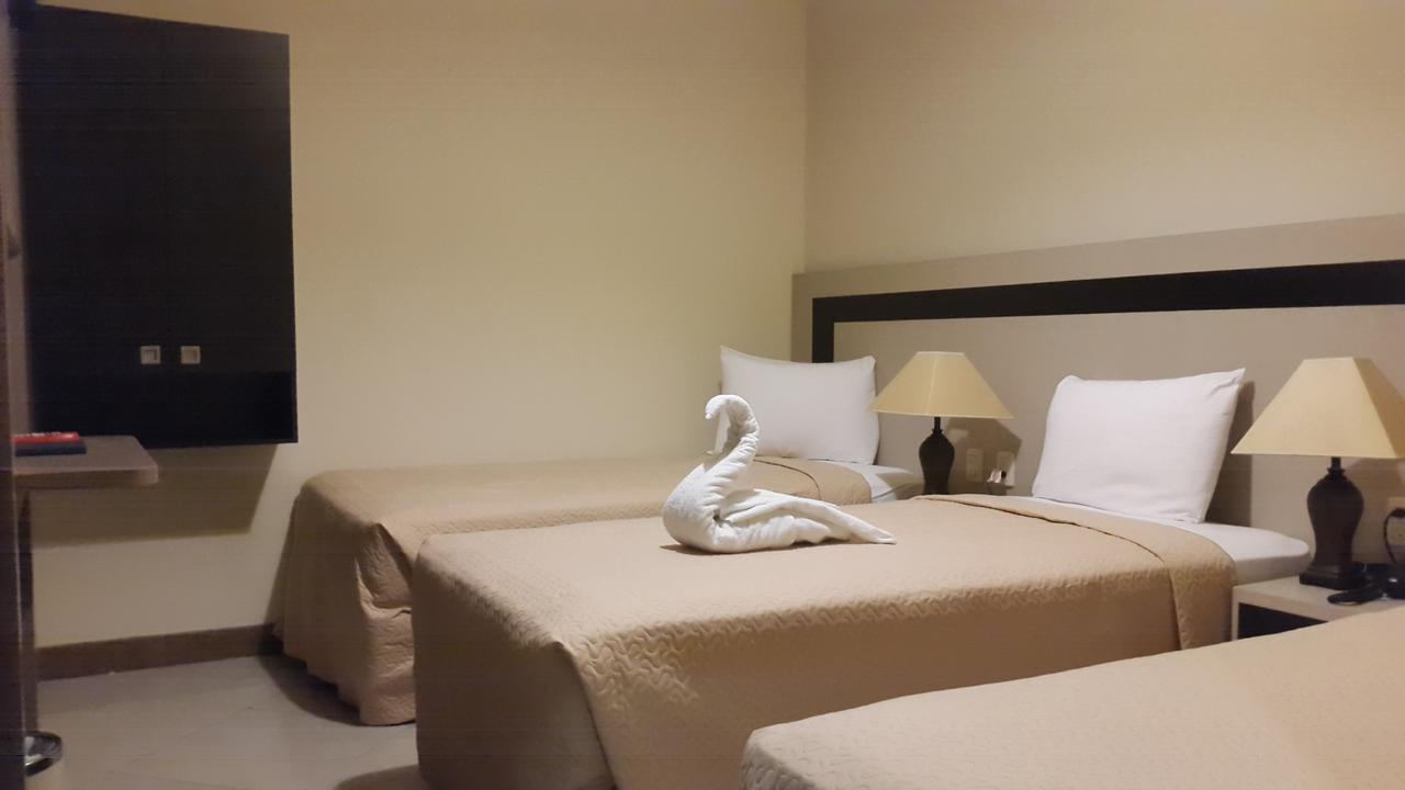 Atlantic Blue Hotel グアヤキル エクステリア 写真