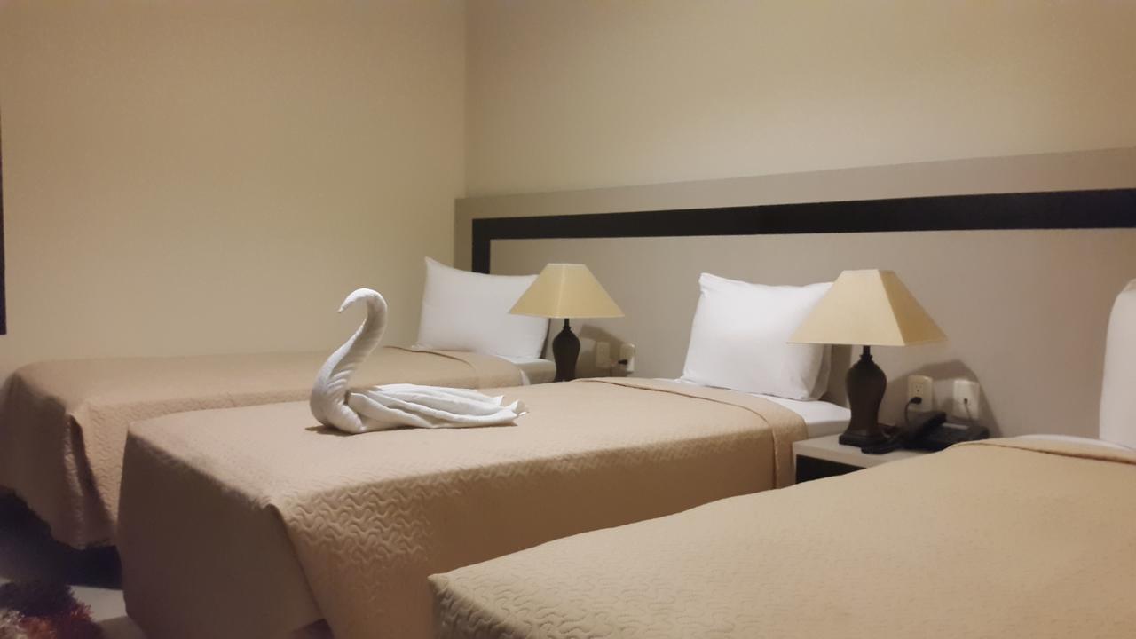 Atlantic Blue Hotel グアヤキル エクステリア 写真